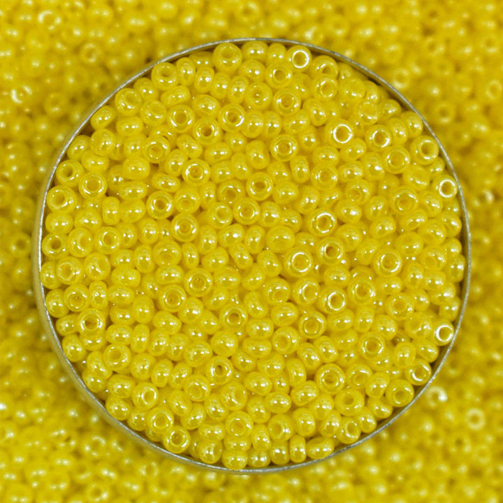 11/0 Seed Beads in Yellow 