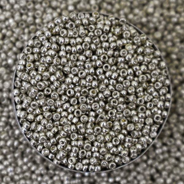 15/0 Seed Beads in Silver Color