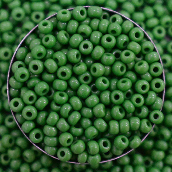 8/0 Seed Beads in Green Color