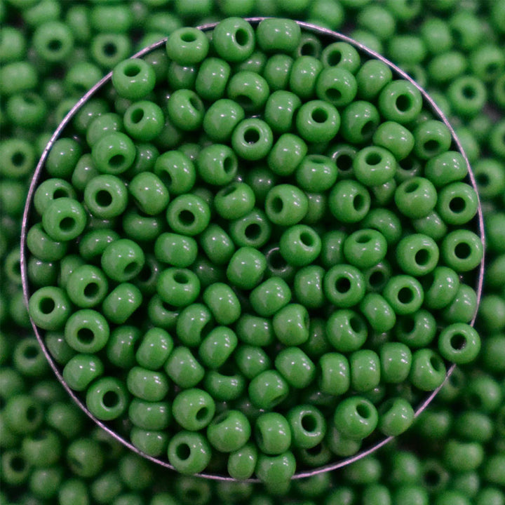 8/0 Seed Beads in Green Color