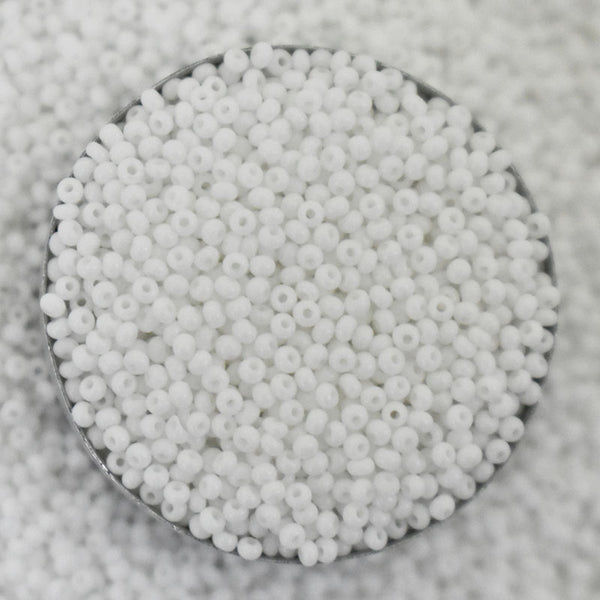 15/0 Seed Beads in White Color