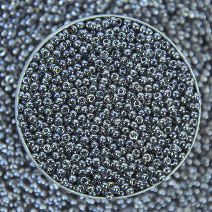 15/0 Seed Beads in Grey Color