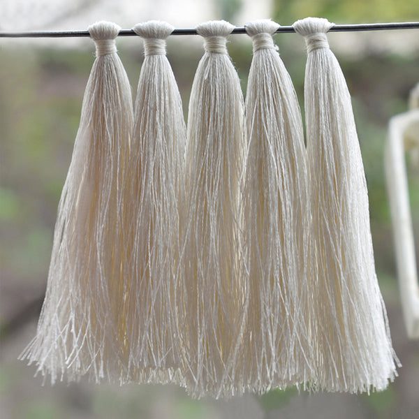 White color Polyester Tassels