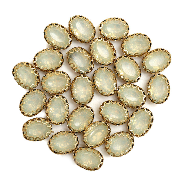 25 Pieces, Snow White Color Sew on Glass Crystal Stone