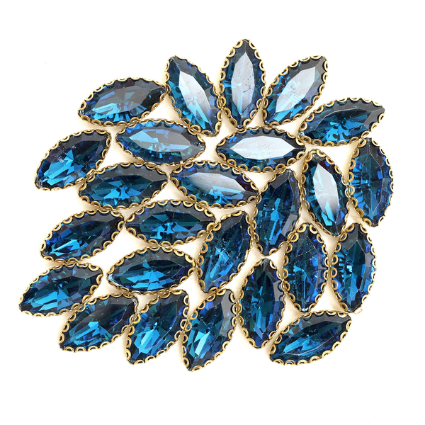 25 Pieces, Sky Blue Color Sew on Glass Crystal Stone