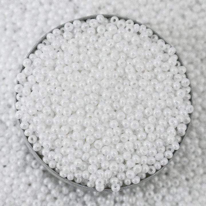 15/0 Seed Beads in Snow White Color