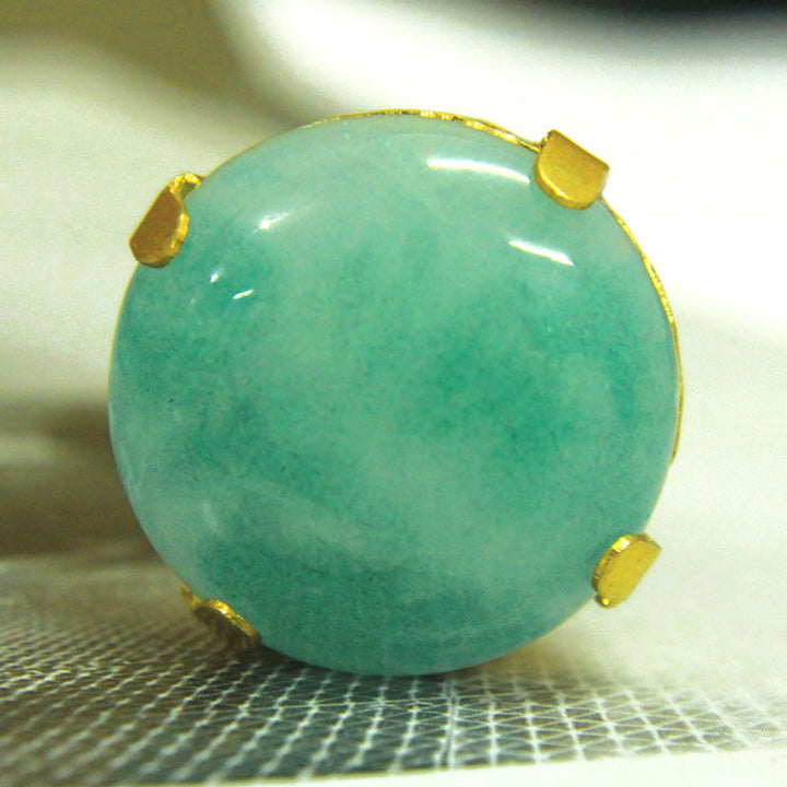 round cabochon stone