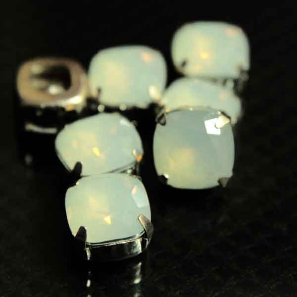 EMB588 (12*12MM Square Shape Acrylic Stones in Mist finish)